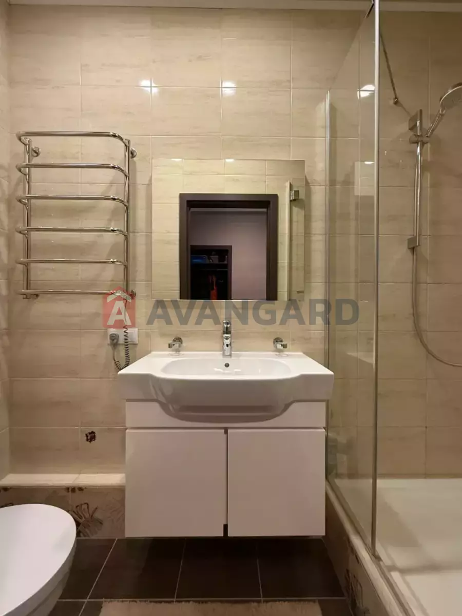 4 ��. ��������, 168/105/13 ��. �., 7/10 ������ ���� 28