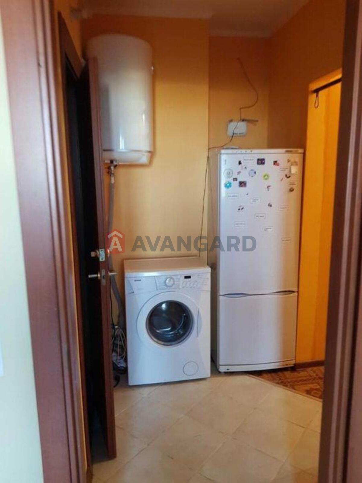 1 ����. ��������, 43/-/10 ��. �., 18/22 ���� ���� 9