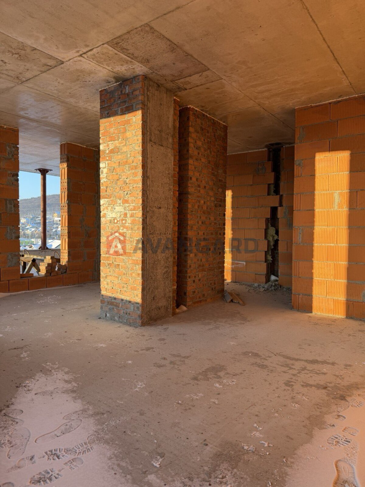 3 ��. ��������, 114/37/40 ��. �., 4/4 ������ ���� 7