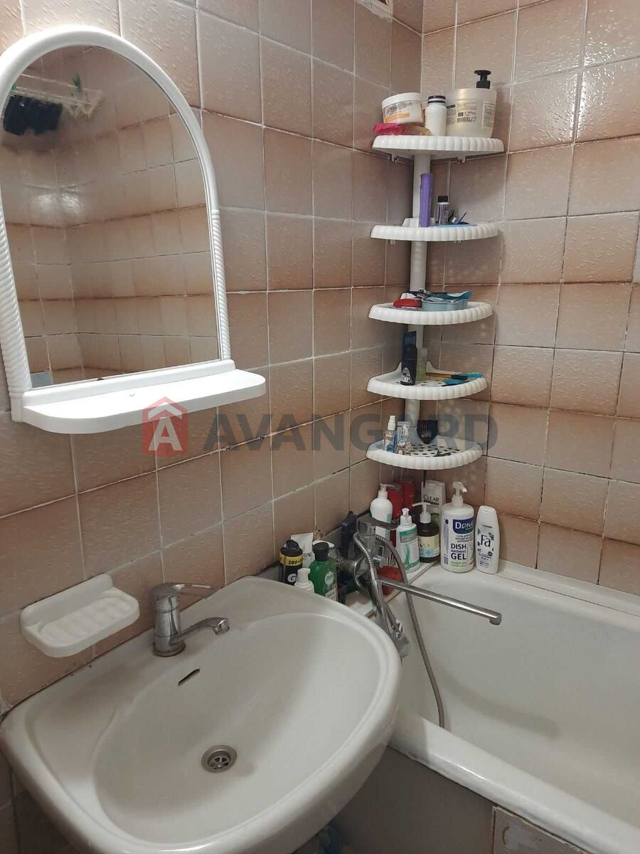 3 ����. ��������, 70/-/8 ��. �., 3/9 ���� ���� 6