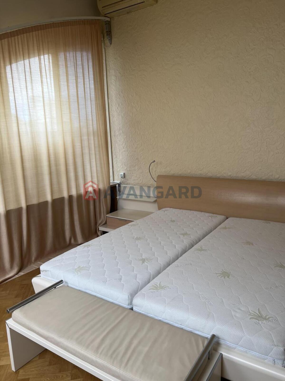 3 ��. ��������, 144/53/25 ��. �., 9/10 ������ ���� 5