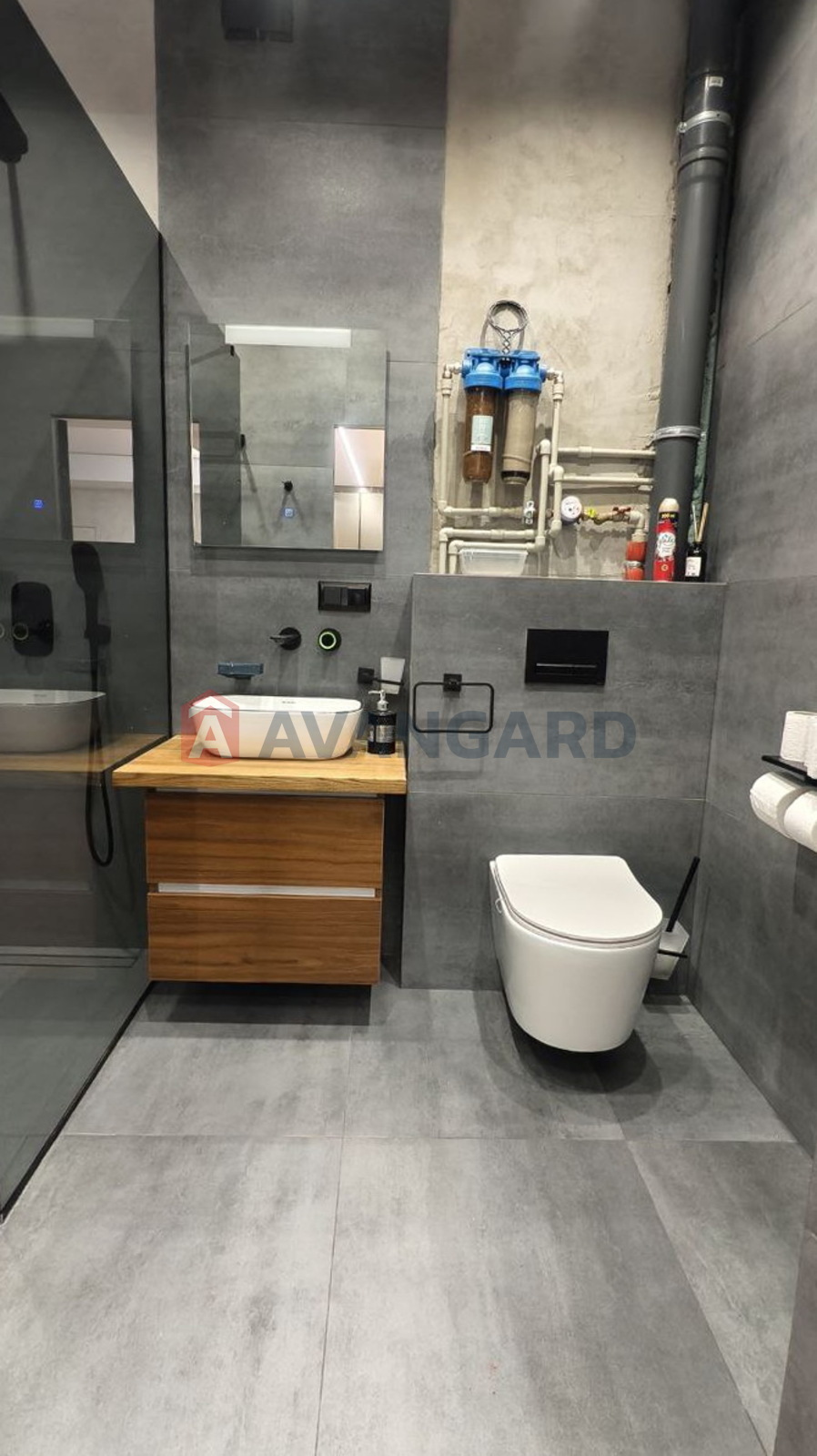 2 ��. ��������, 52/-/18 ��. �., 5/5 ������ ���� 12