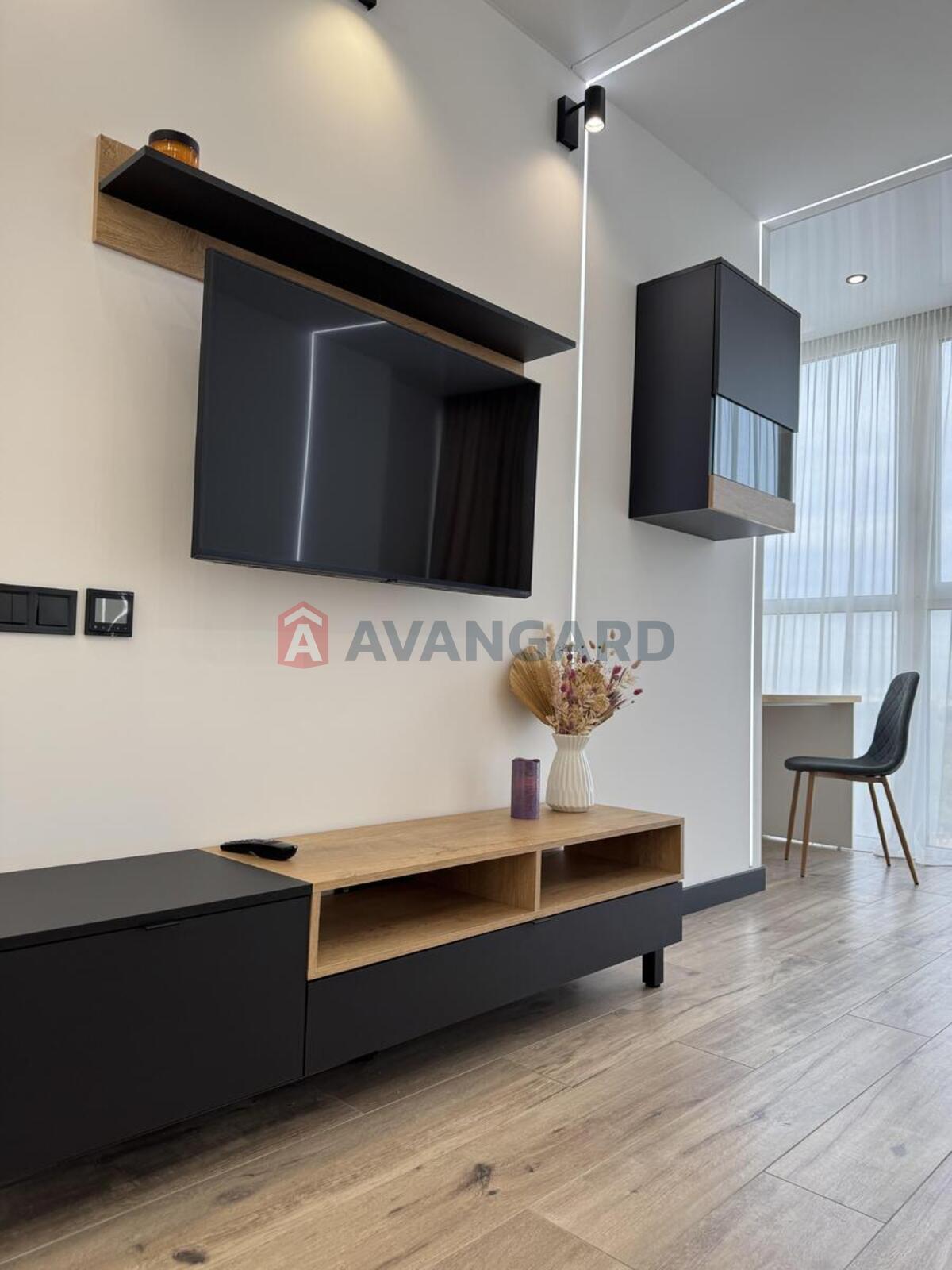 1 ����. ��������, 40/-/12 ��. �., 12/16 ���� ���� 6