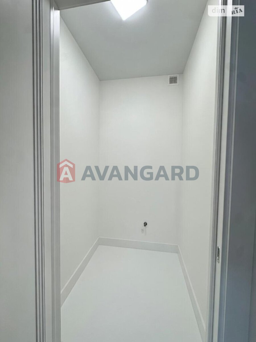 2 ��. ��������, 56/-/25 ��. �., 9/10 ������ ���� 19