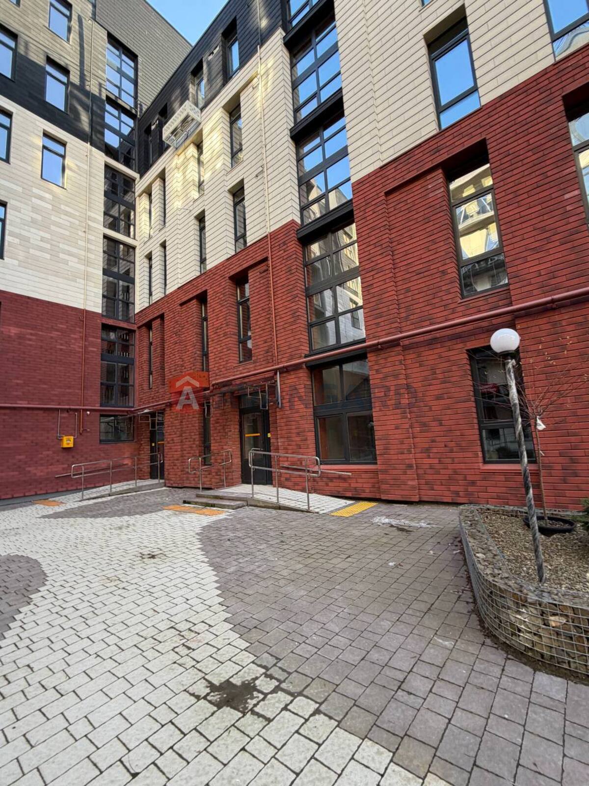 1 ��. ��������, 94/21/41 ��. �., 3/5 ������ ���� 3