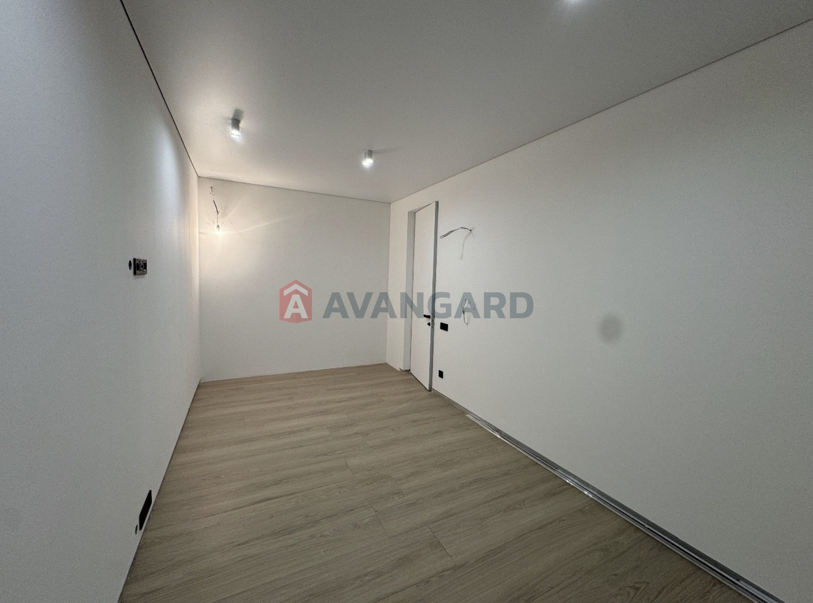 3 ��. ��������, 76/40/32 ��. �., 6/10 ������ ���� 5