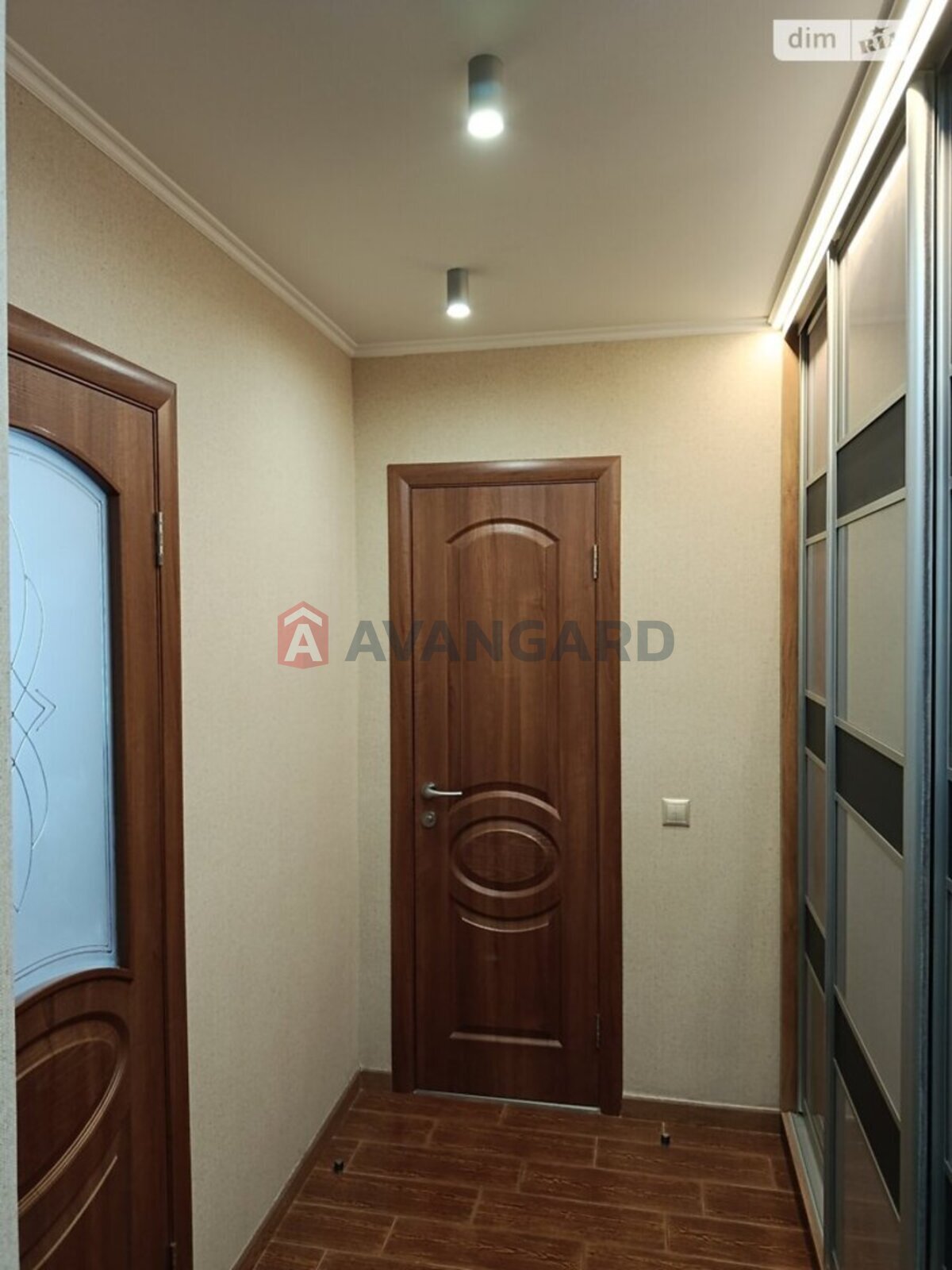 1 ��. ��������, 50/20/10 ��. �., 9/9 ������ ���� 17