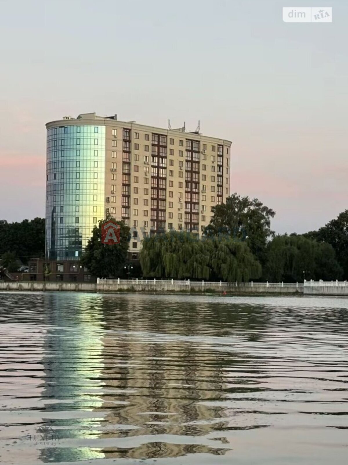 3 ��. ��������, 107/-/- ��. �., 4/14 ������ ���� 8