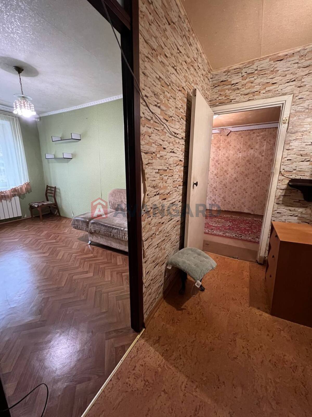 2 ��. ��������, 47,5/27,7/7,3 ��. �., 2/9 ������ ���� 18