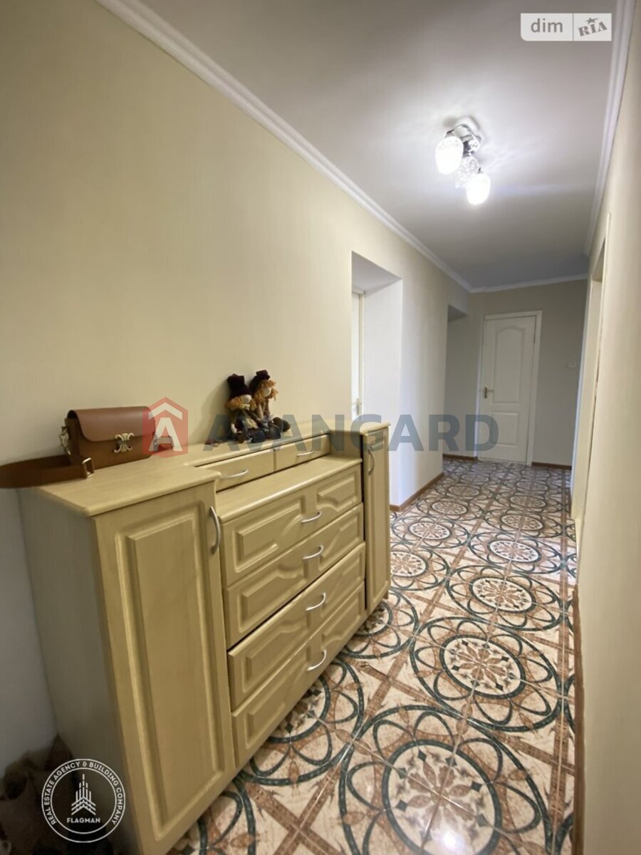 4 ��. ��������, 76/-/10 ��. �., 9/9 ������ ���� 18