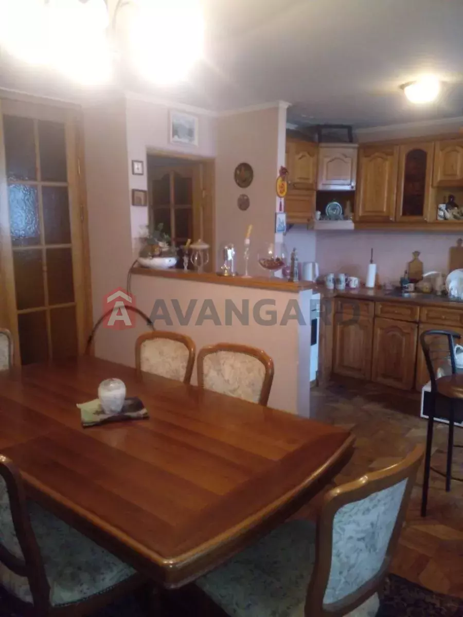 4 ����. ��������, 84/-/17 ��. �., 12/14 ���� ���� 3