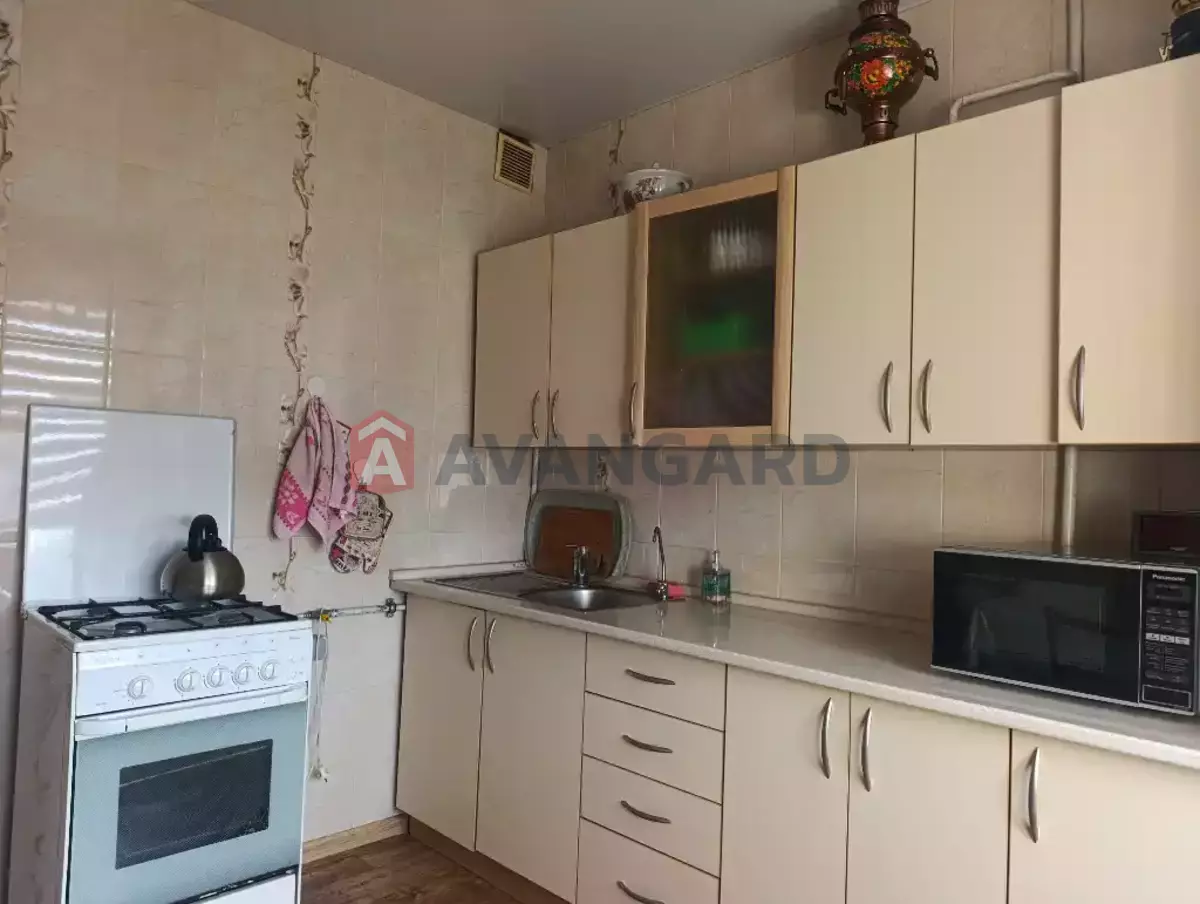3 ��. ��������, 64/-/- ��. �., 8/9 ������ ���� 1