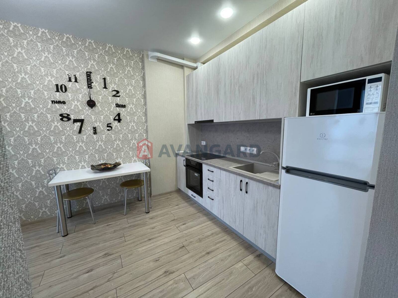 1 ����. ��������, 37/-/- ��. �., 14/16 ���� ���� 7