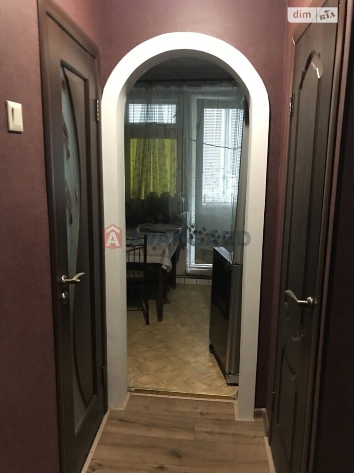 2 ��. ��������, 52/32/8 ��. �., 4/5 ������ ���� 4