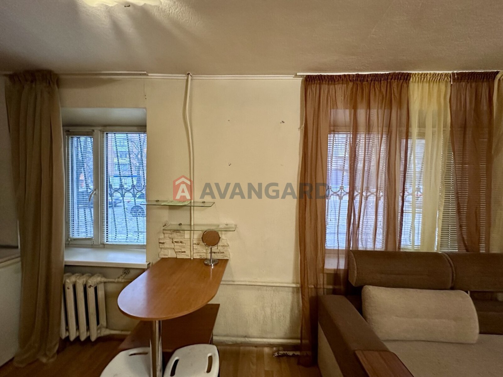 2 ��. ��������, 44,9/27,5/6,3 ��. �., 1/5 ������ ���� 8