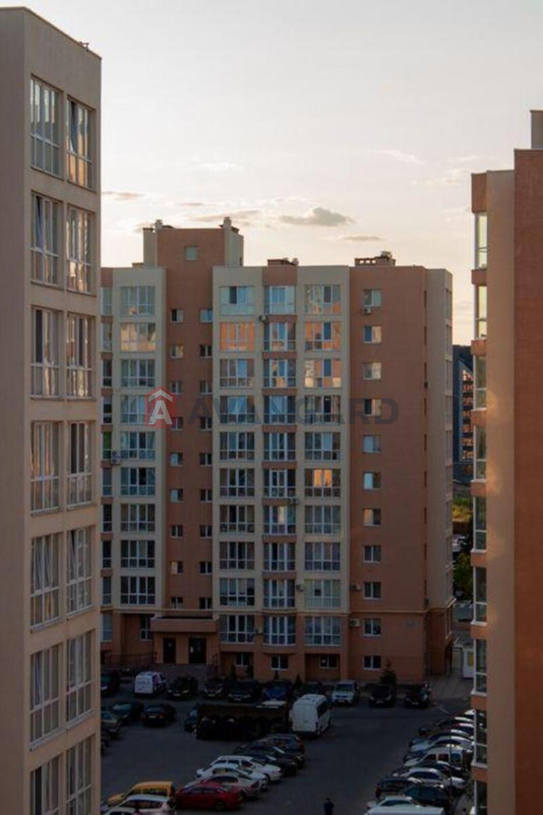 1 ��. ��������, 38/-/13 ��. �., 10/10 ������ ���� 18