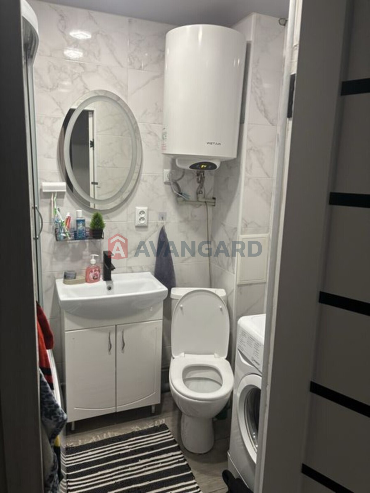 3 . , 70/-/7 . ., 3/9   4