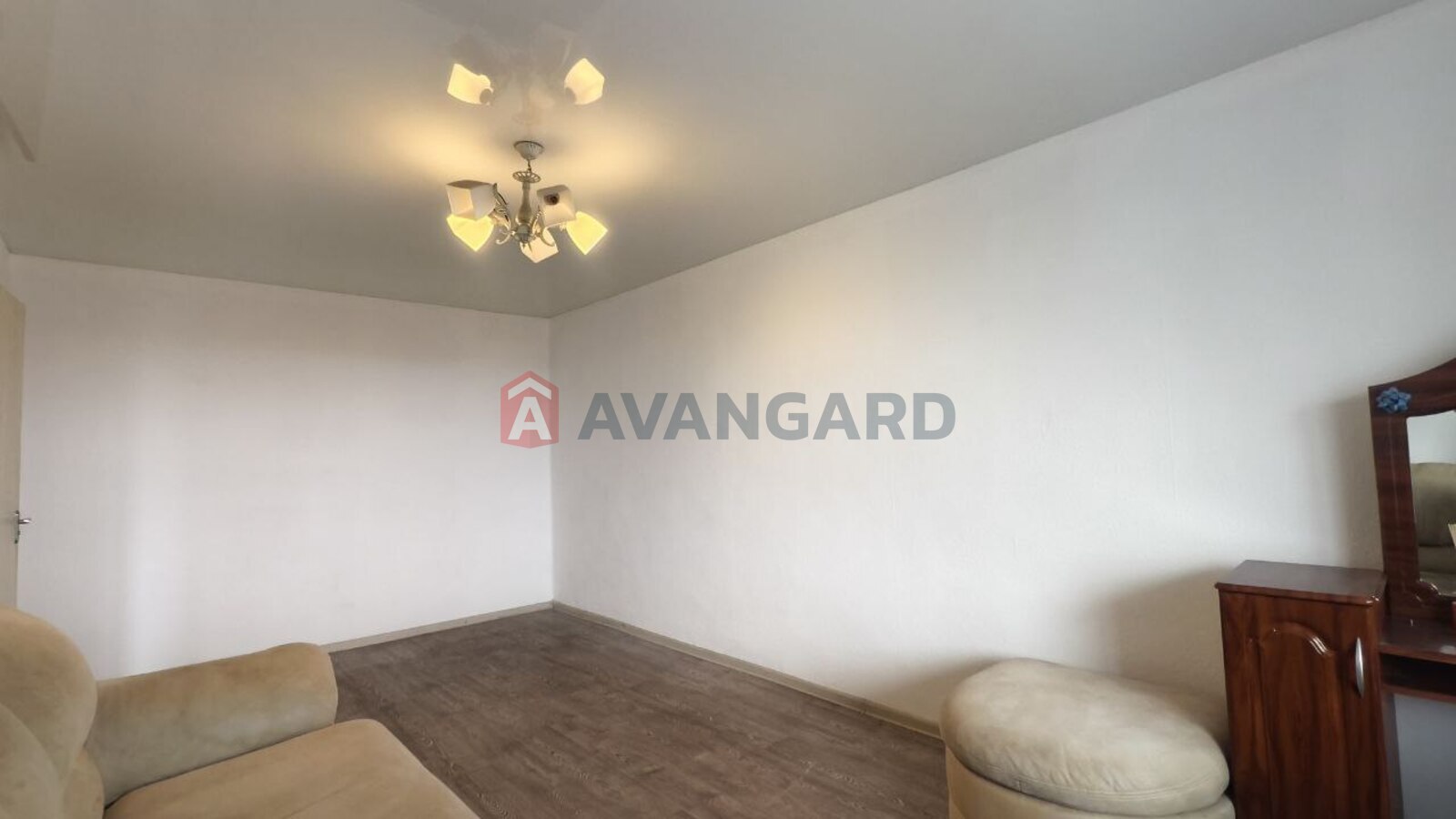 1 ����. ��������, 32/17/6 ��. �., 5/5 ���� ���� 4