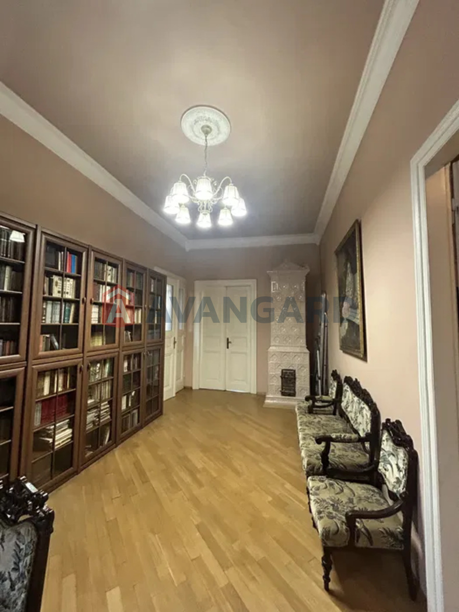 3 ��. ��������, 102/-/12 ��. �., 4/5 ������ ���� 3