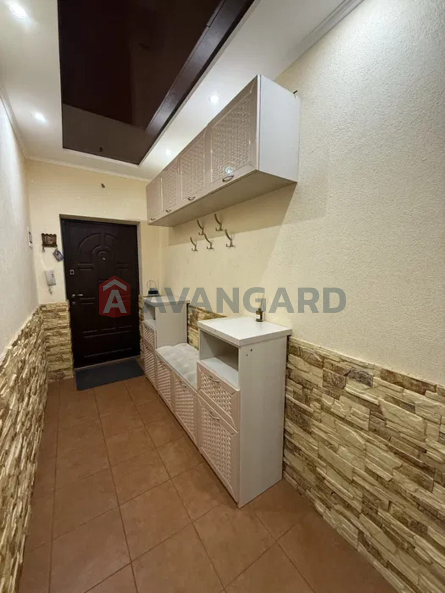 2 ��. ��������, 76/-/16 ��. �., 8/10 ������ ���� 3