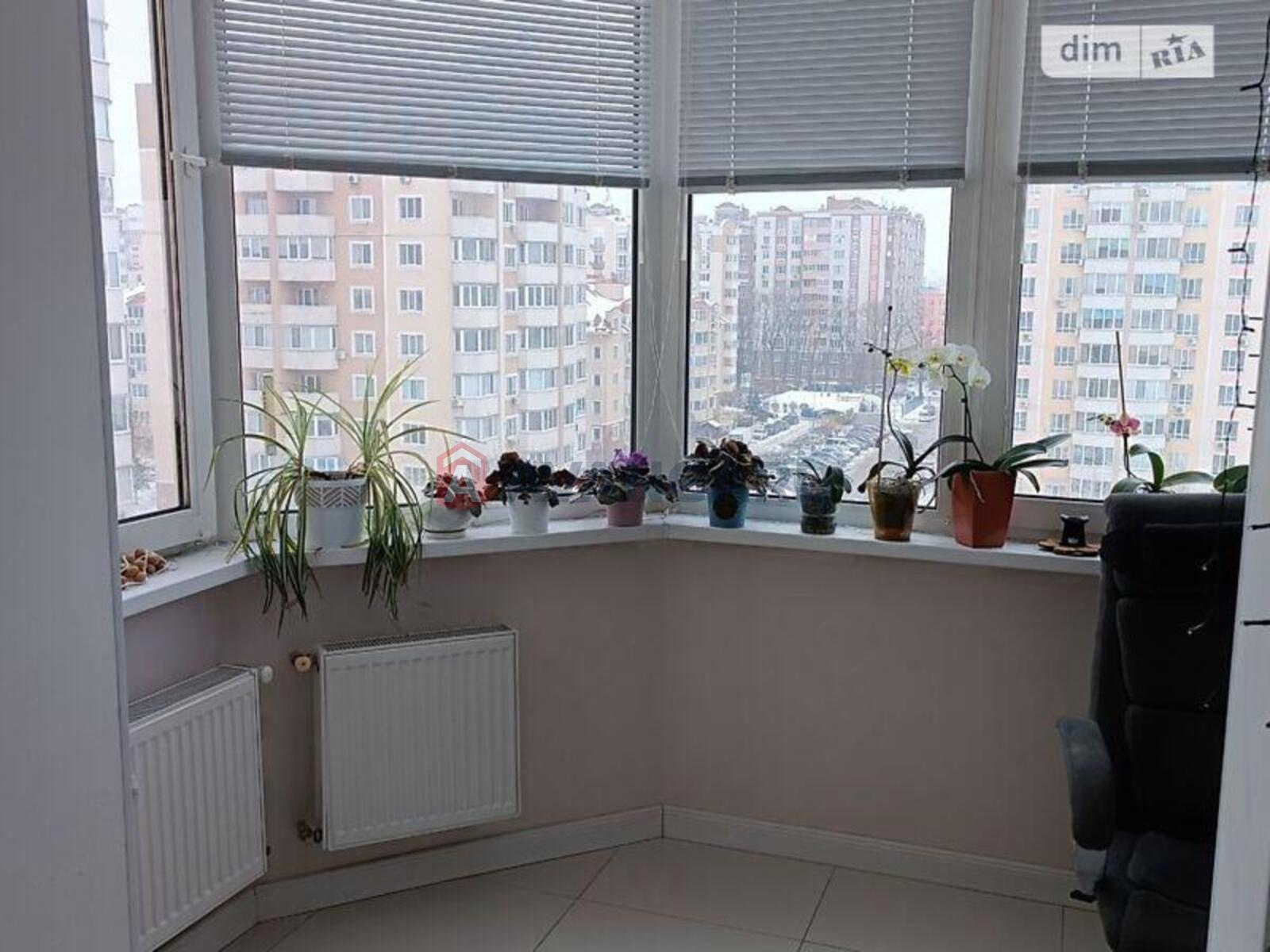 2 ��. ��������, 70/69/12 ��. �., 7/11 ������ ���� 10