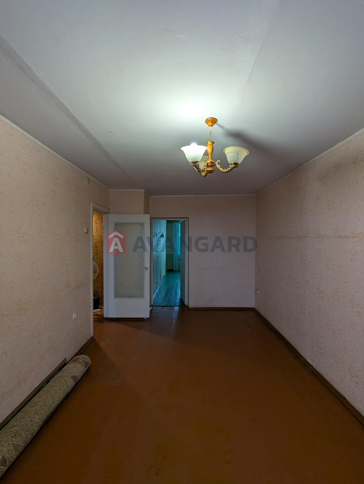 2 ��. ��������, 47/28/6 ��. �., 5/5 ������ ���� 13