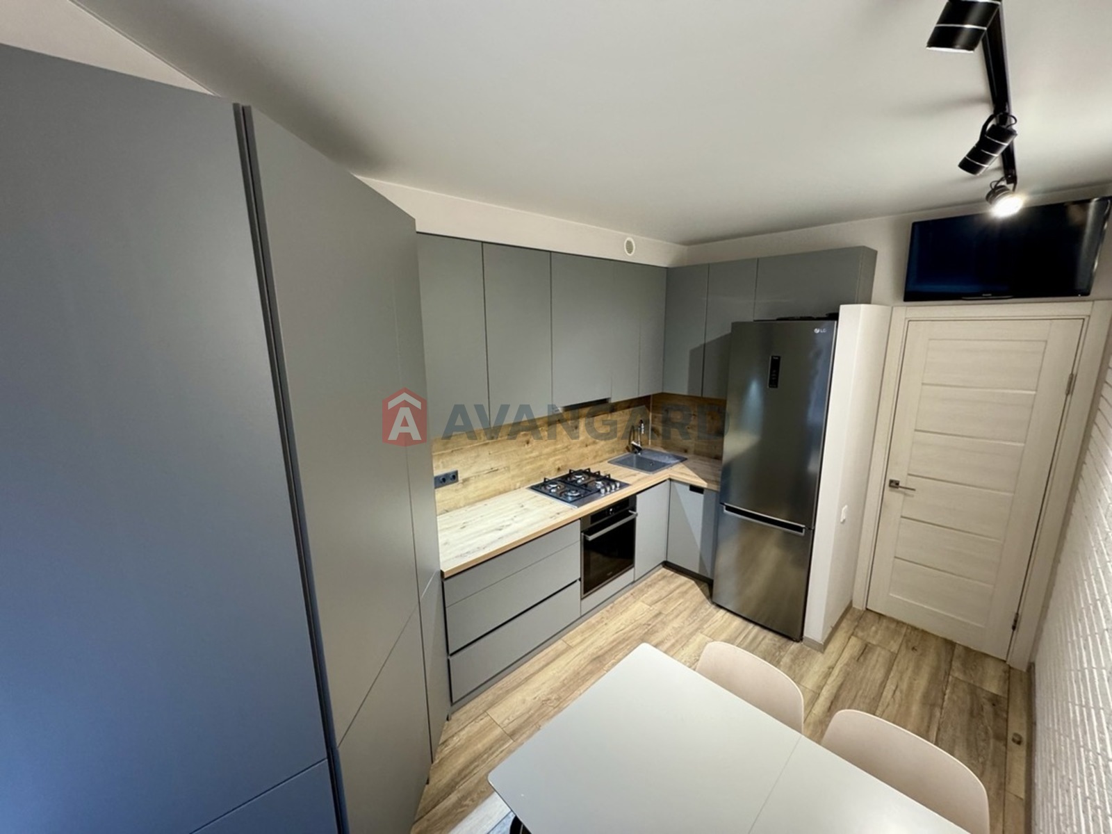 2 ��. ��������, 51/31/11 ��. �., 3/10 ������ ���� 3