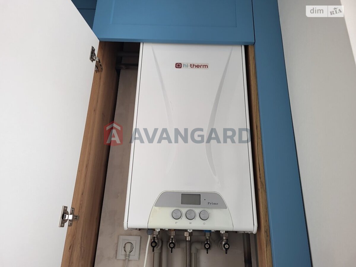 3 ����. ��������, 82/43/12 ��. �., 7/7 ���� ���� 11