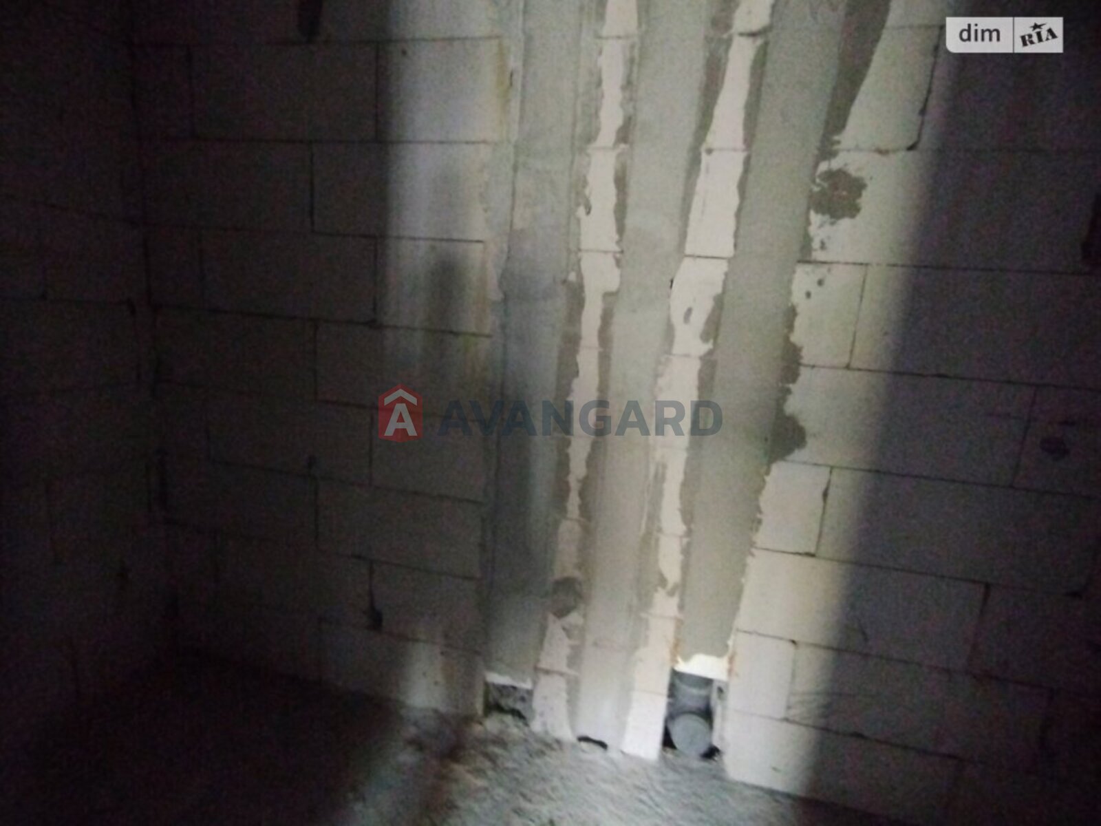 2 ��. ��������, 50/-/15 ��. �., 2/3 ������ ���� 5