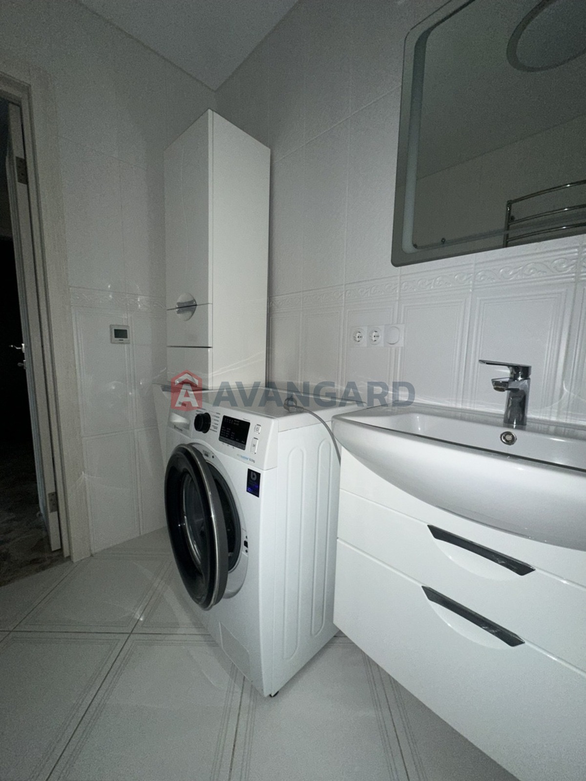 3 ��. ��������, 83/34/18 ��. �., 10/11 ������ ���� 24