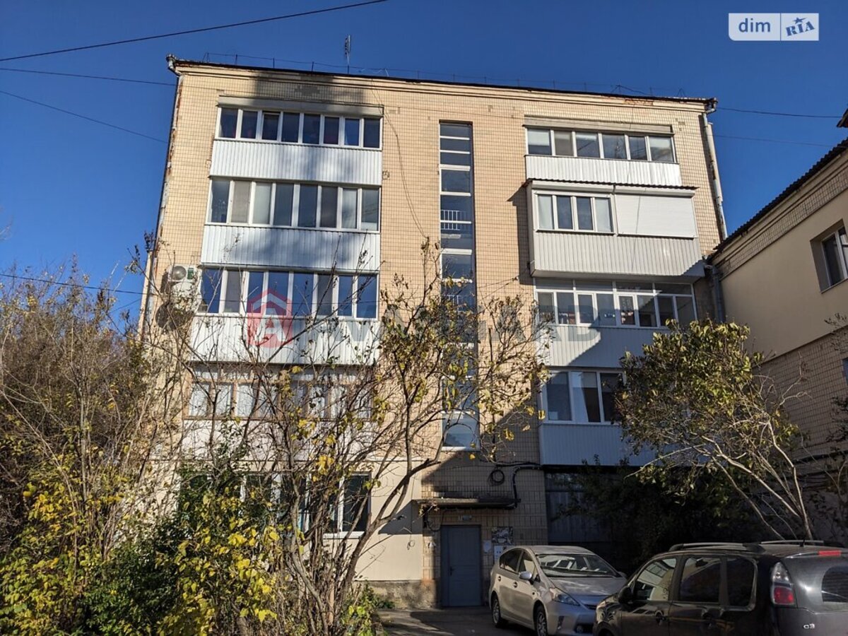 2 ��. ��������, 100/-/- ��. �., 4/5 ������ ���� 22