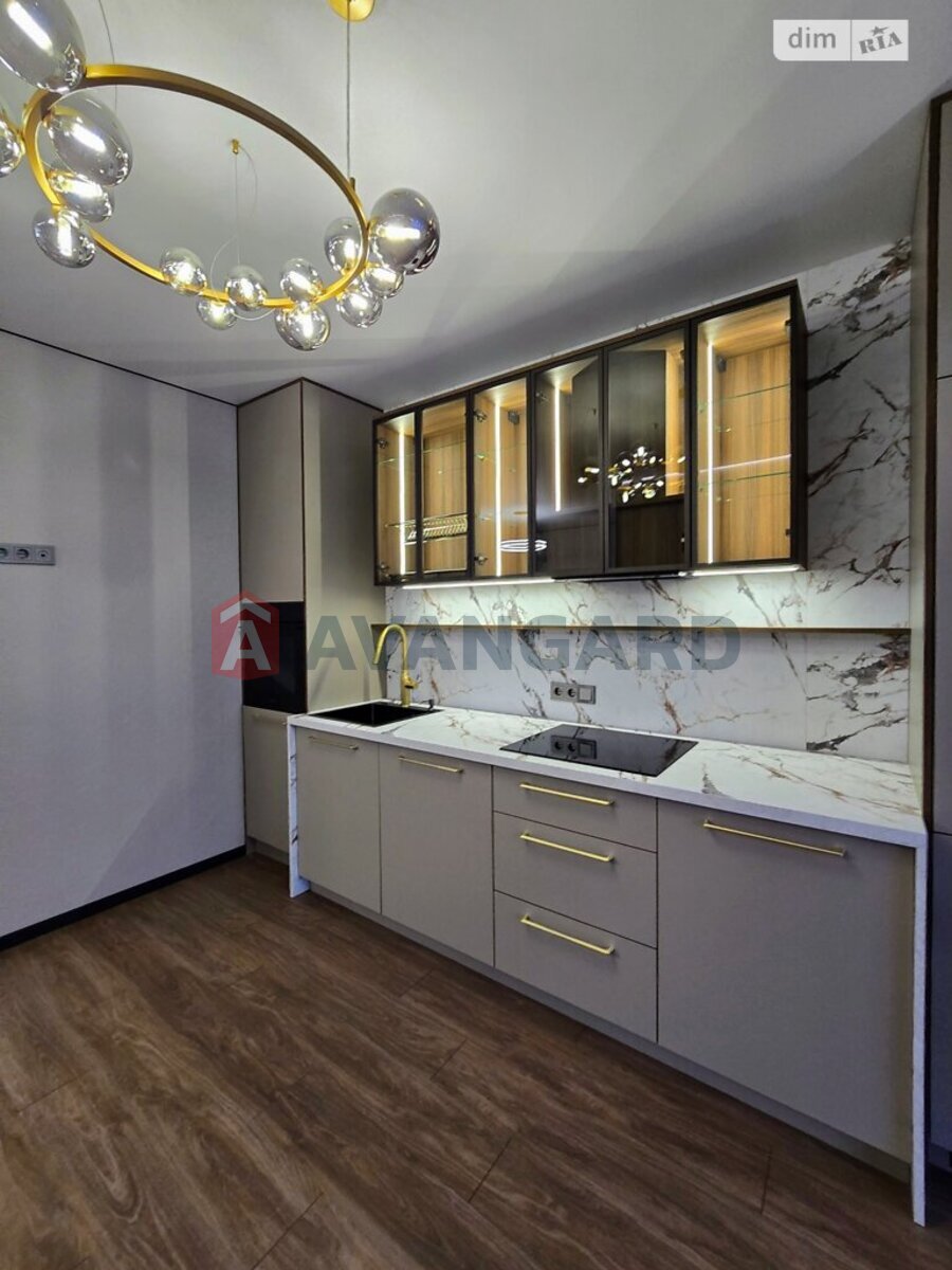 2 ��. ��������, 65/33/18 ��. �., 5/10 ������ ���� 16