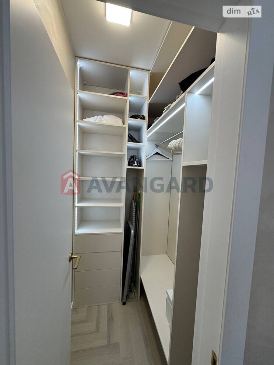 1 ����. ��������, 46/-/- ��. �., 7/10 ���� ���� 17