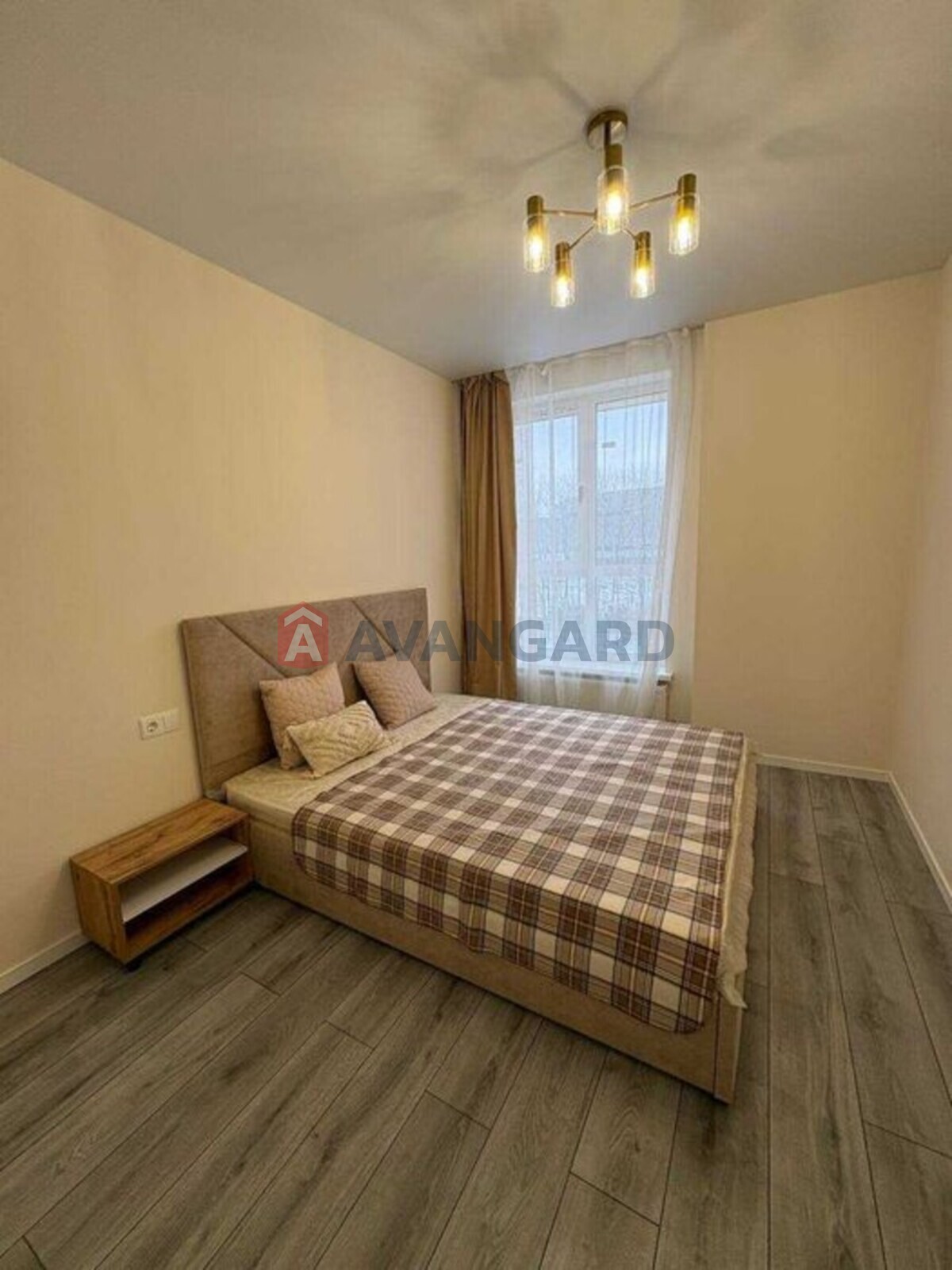 1 ��. ��������, 45/-/22 ��. �., 4/10 ������ ���� 12