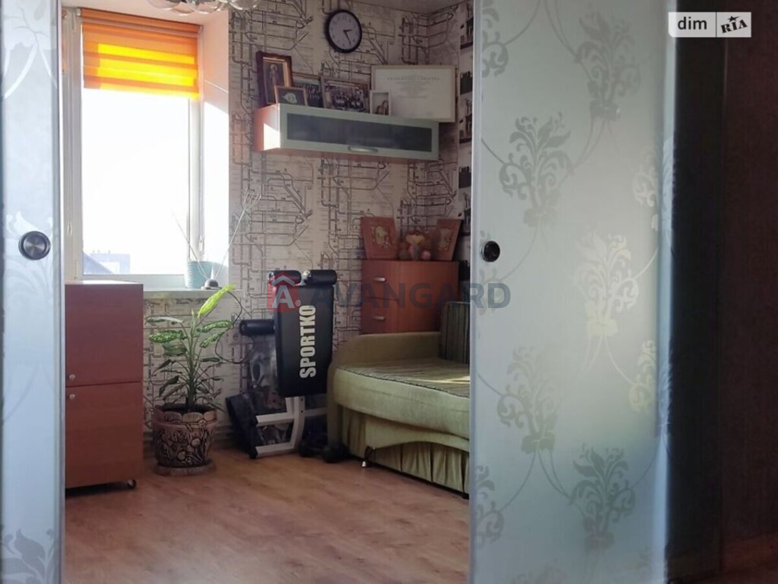 2 ��. ��������, 65/37/11 ��. �., 5/10 ������ ���� 11