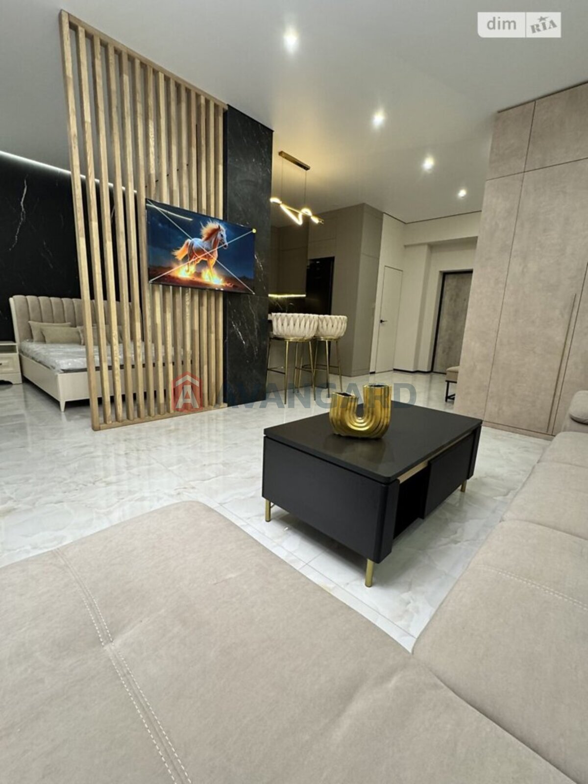 1 ��. ��������, 58/-/- ��. �., 7/15 ������ ���� 13