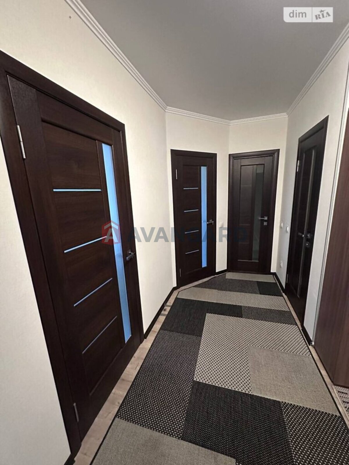 2 ��. ��������, 58/27/10 ��. �., 8/9 ������ ���� 7