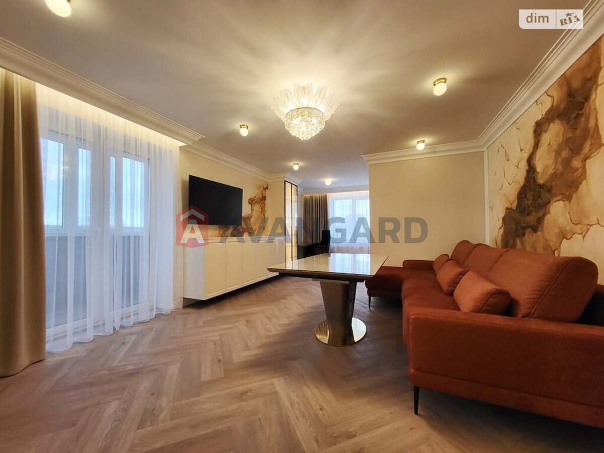 2 ����. ��������, 82/-/9,2 ��. �., 8/9 ���� ���� 1