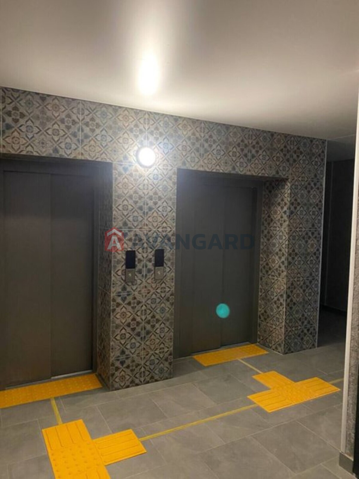 2 ��. ��������, 80/-/14 ��. �., 4/8 ������ ���� 2