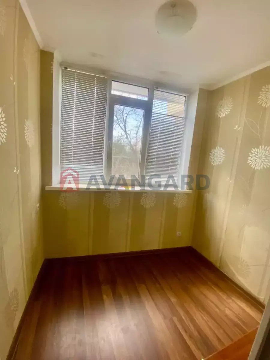 3 ����. ��������, 65/-/8 ��. �., 3/9 ���� ���� 8