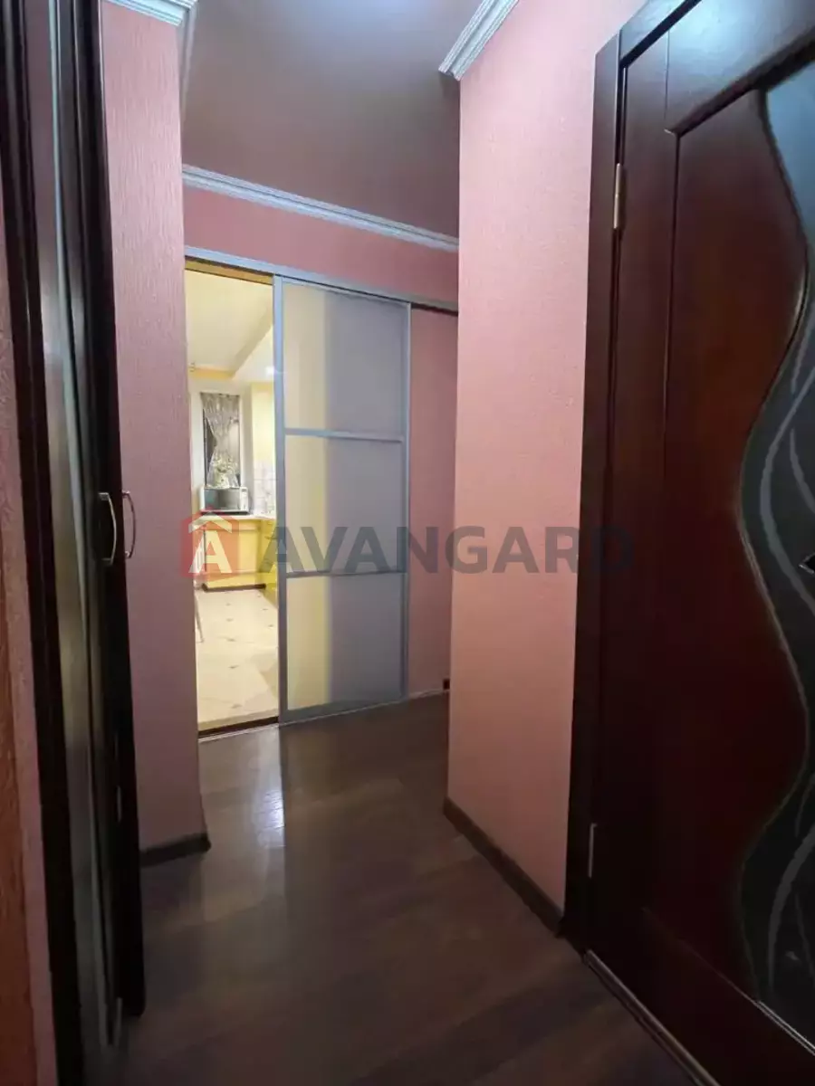 3 ����. ��������, 70/41/8 ��. �., 11/16 ���� ���� 18