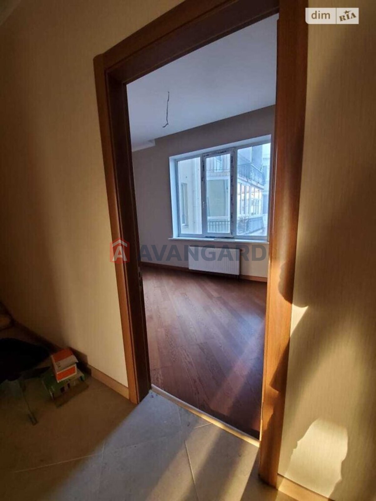 4 ����. ��������, 199/112/30 ��. �., 2/5 ���� ���� 25