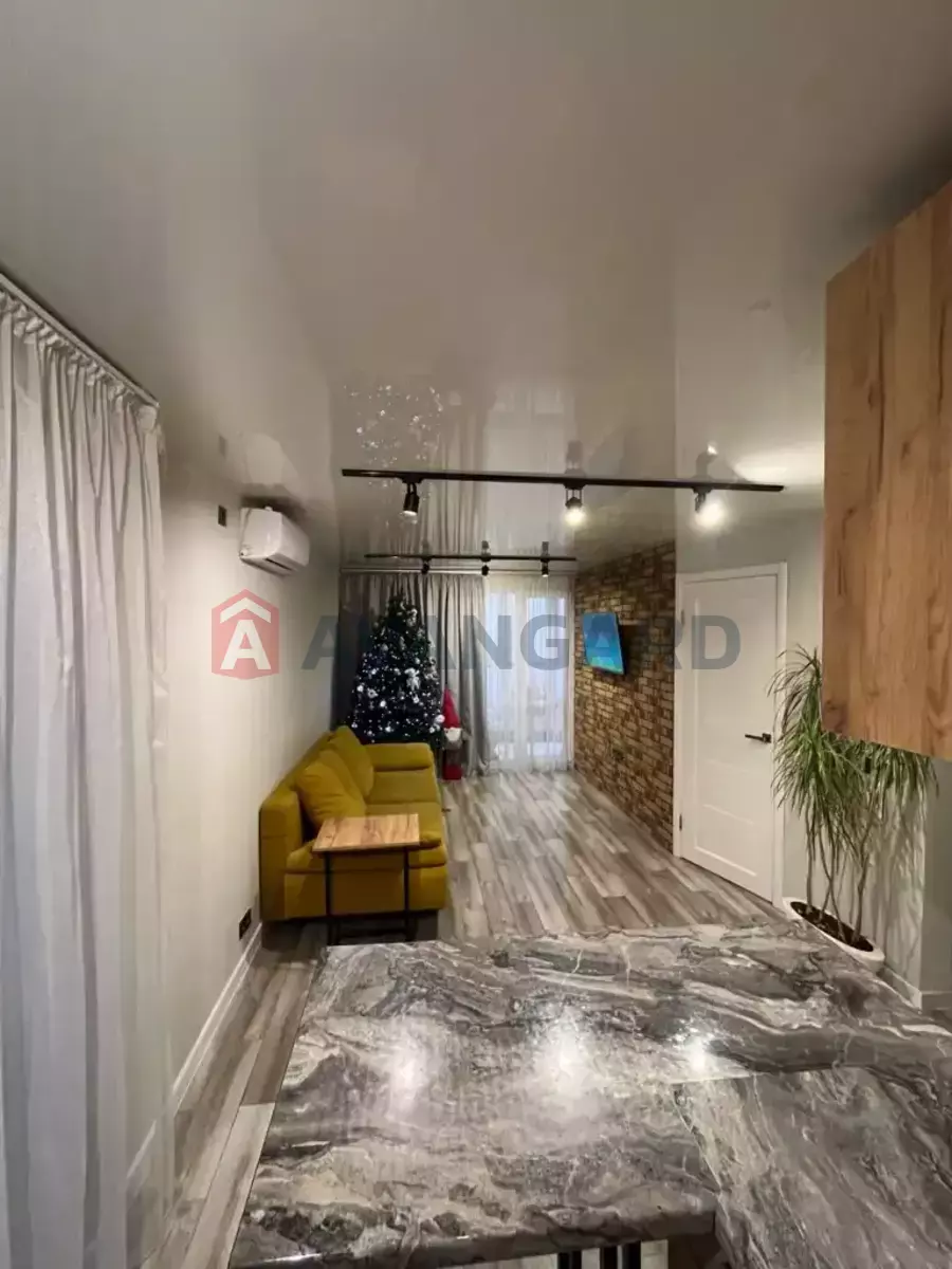 1 ��. ��������, 36/19/4 ��. �., 3/5 ������ ���� 9