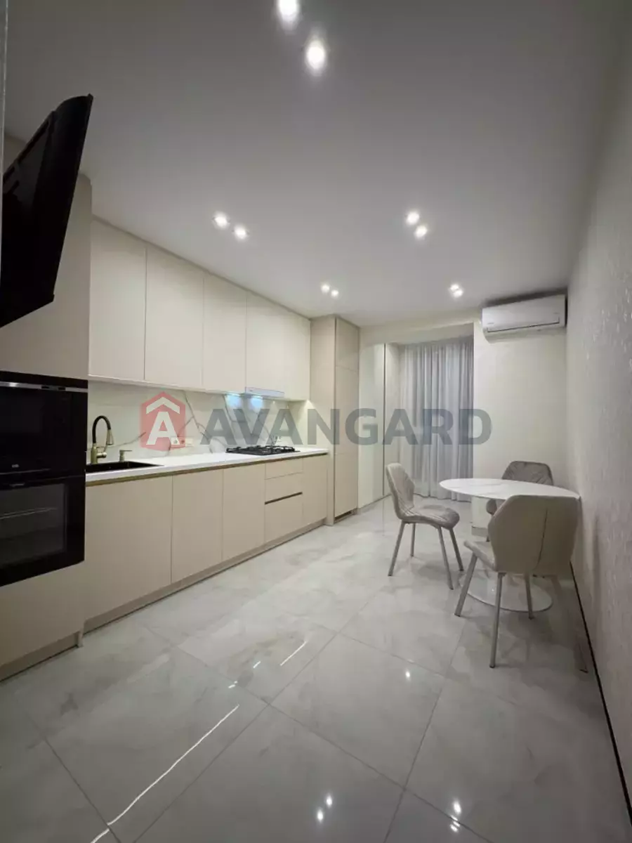 1 ��. ��������, 46/22/14 ��. �., 8/10 ������ ���� 4