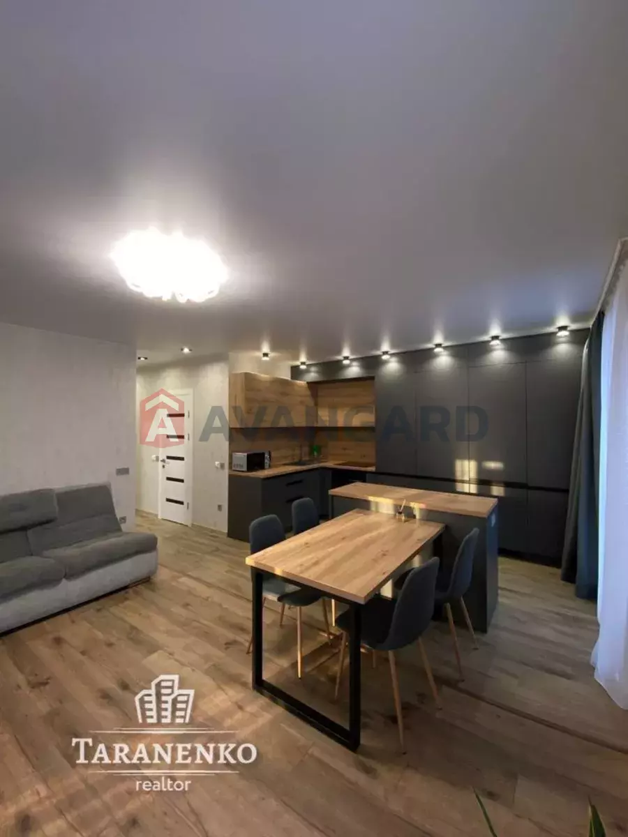 2 ��. ��������, 65/-/25 ��. �., 8/10 ������ ���� 9