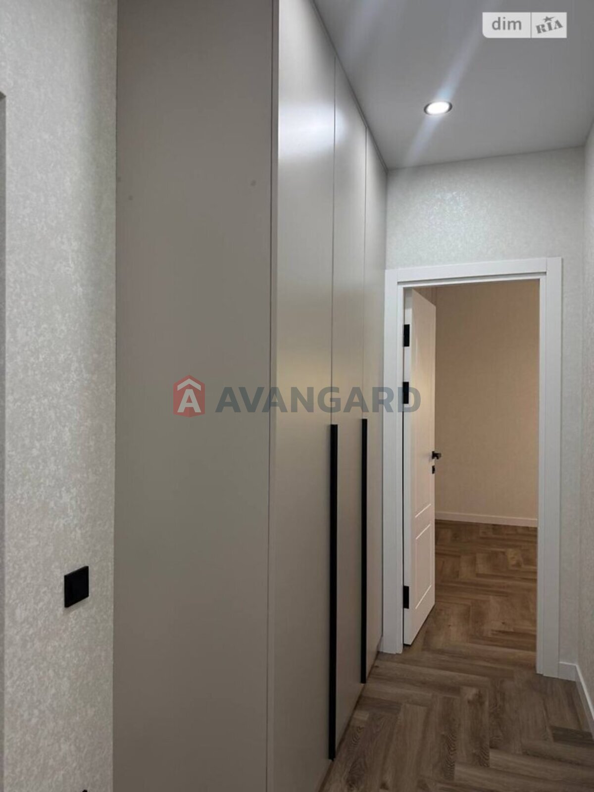 2 ��. ��������, 70/-/- ��. �., 1/10 ������ ���� 9