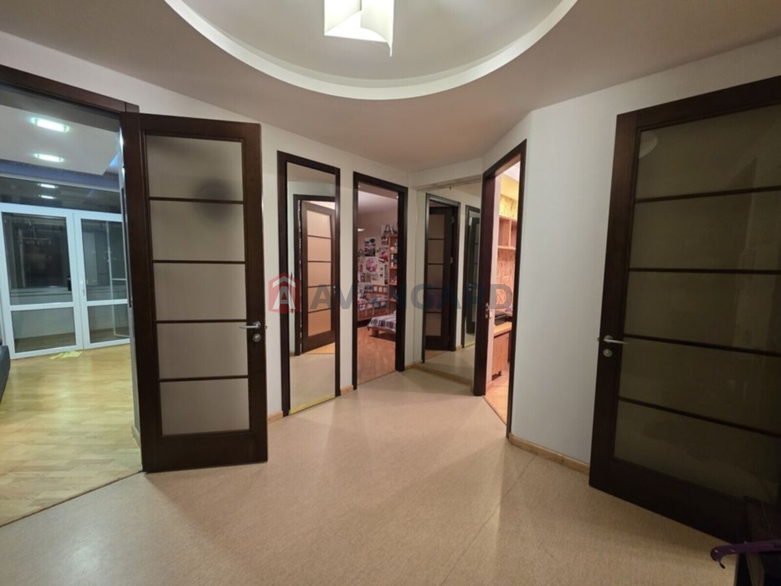 4 ��. ��������, 110/-/20 ��. �., 4/4 ������ ���� 6