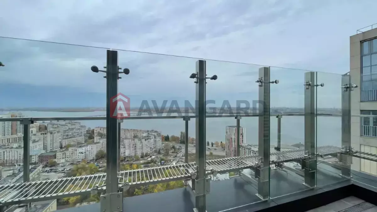 4 ��. ��������, 156/-/- ��. �., 18/18 ������ ���� 6