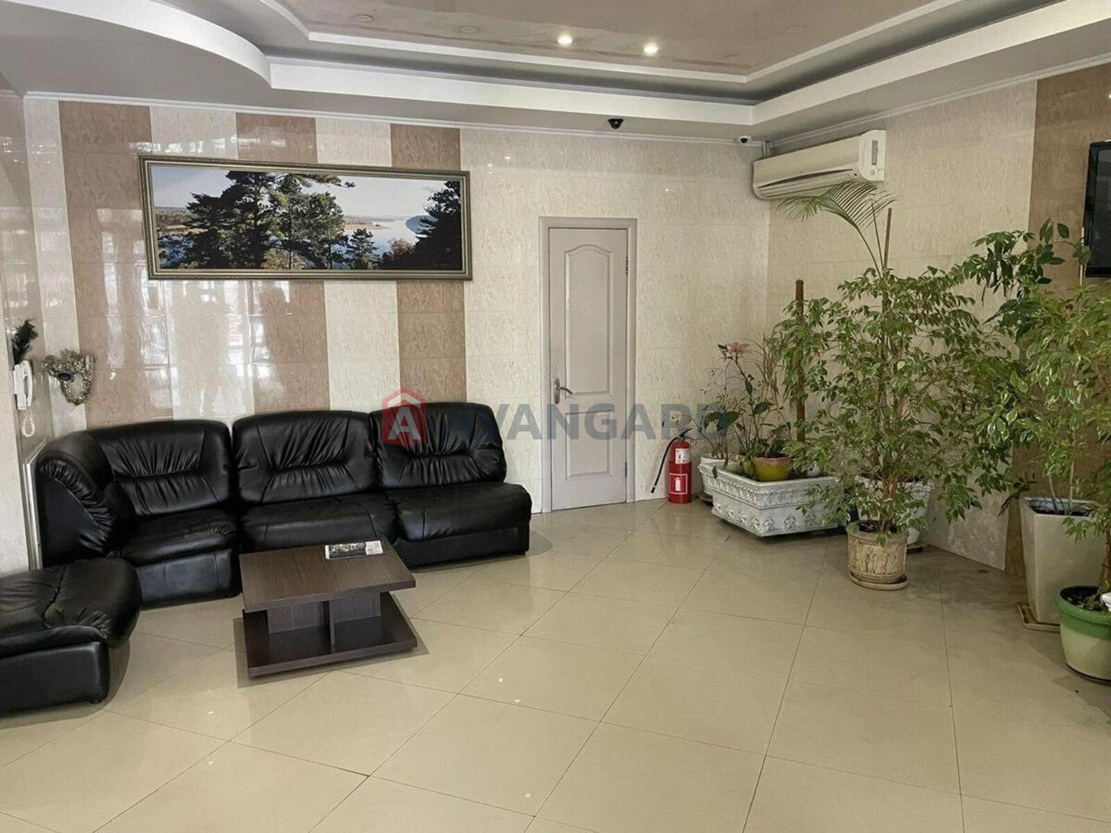 3 ��. ��������, 132/68/14 ��. �., 10/25 ������ ���� 10