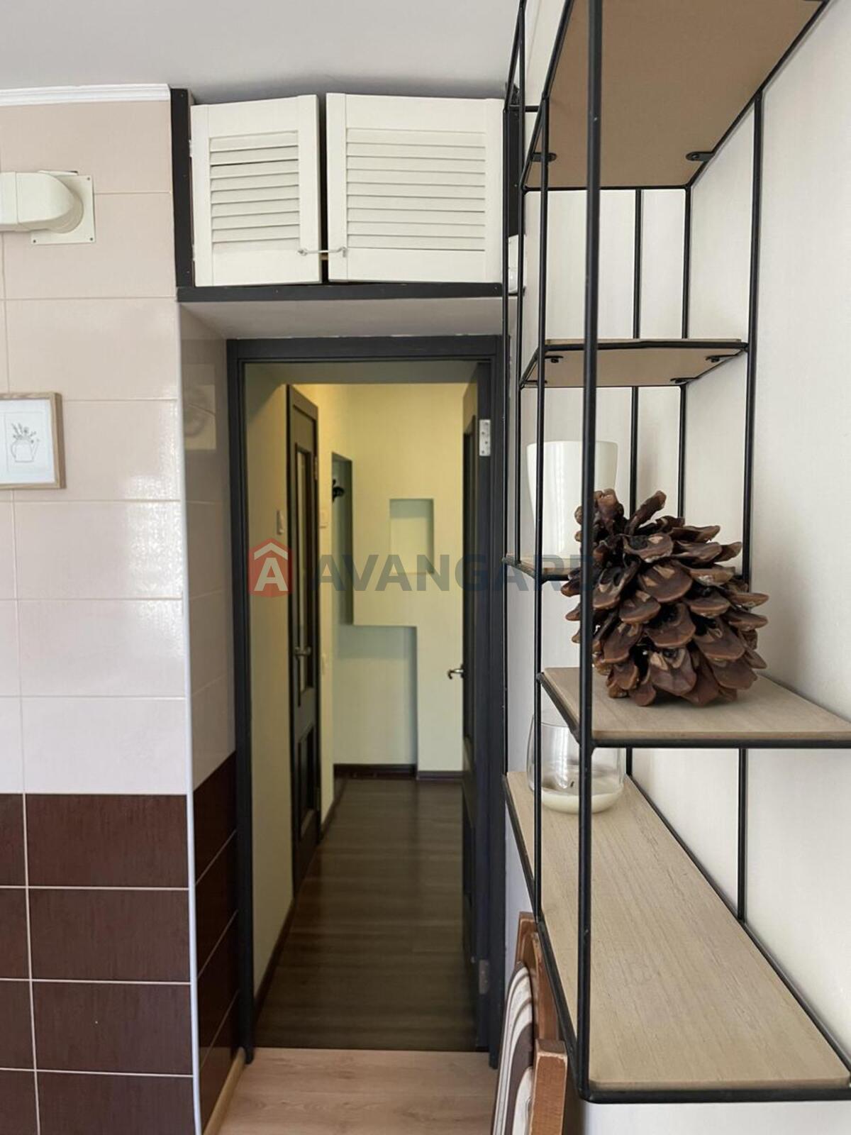 1 ��. ��������, 37/18/6 ��. �., 4/9 ������ ���� 22